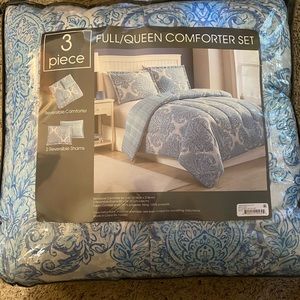 New Full/Queen Comforter